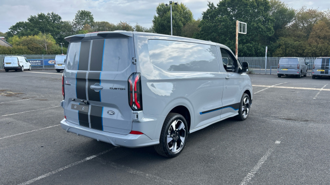 Ford Transit Custom 320 L1 Diesel Awd 2.0 EcoBlue 170ps H1 Van Sport Auto - Image 10